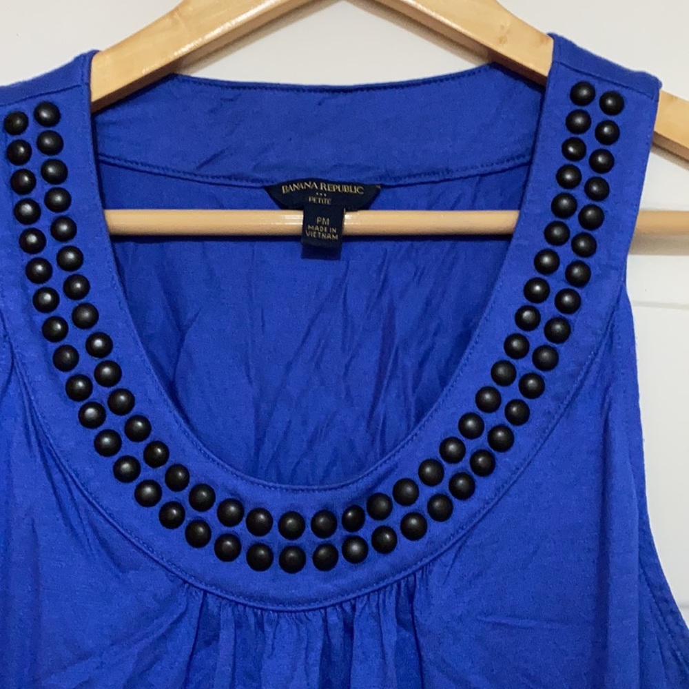 Royal blue top, medium petite